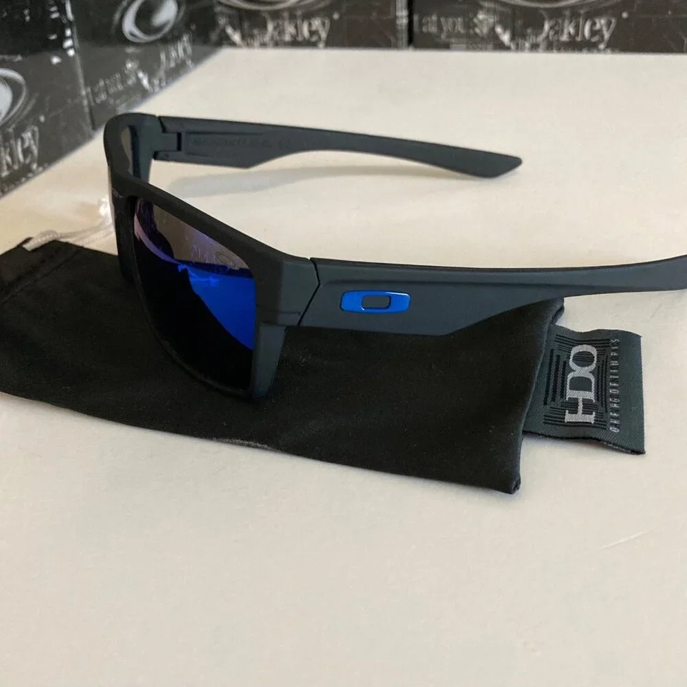 Oakley Two Face Sapphire Iridium Sunglasses - Picture 9 of 9